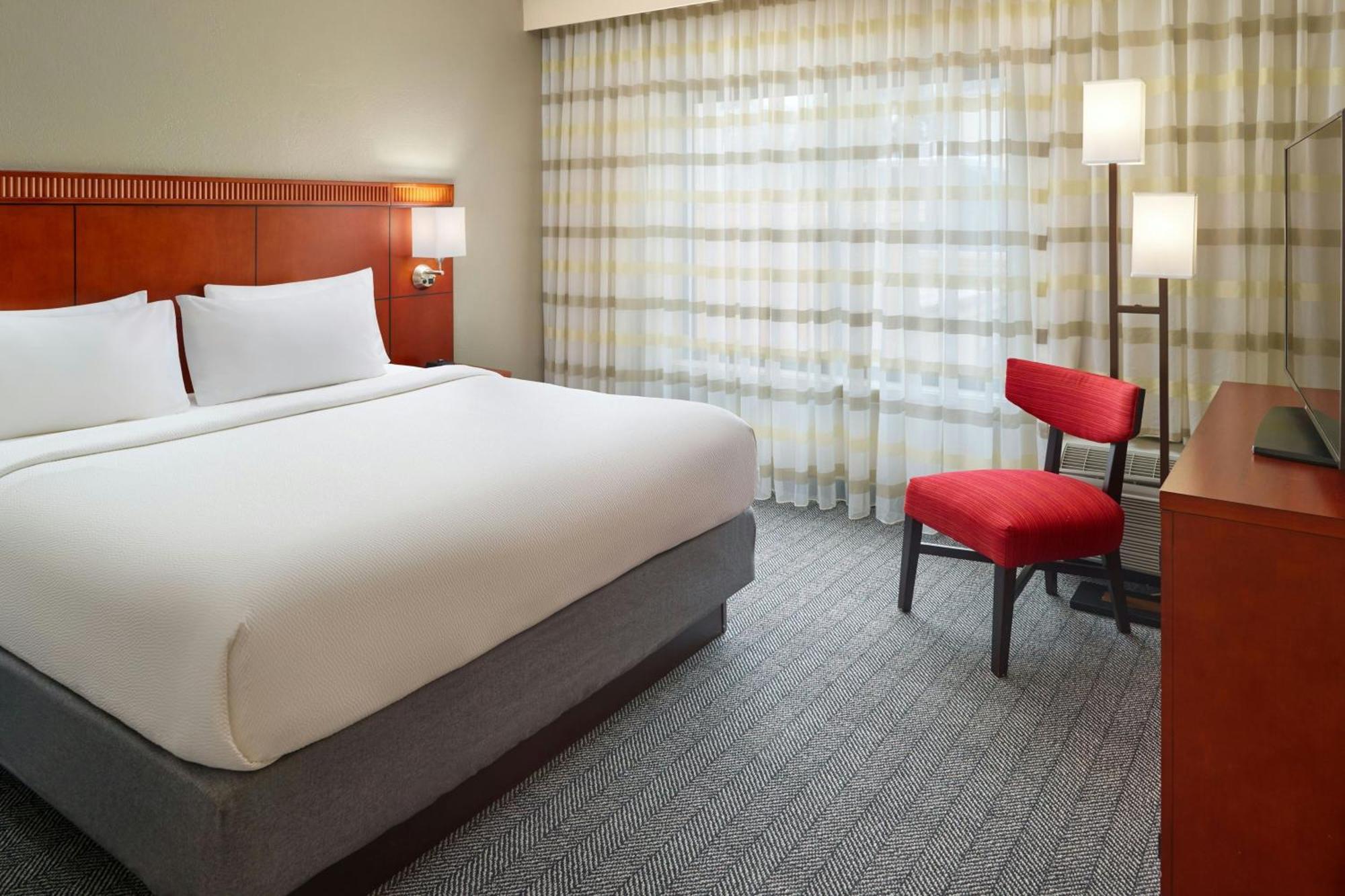 Отель Courtyard By Marriott Baton Rouge Acadian Centre/Lsu Area Экстерьер фото